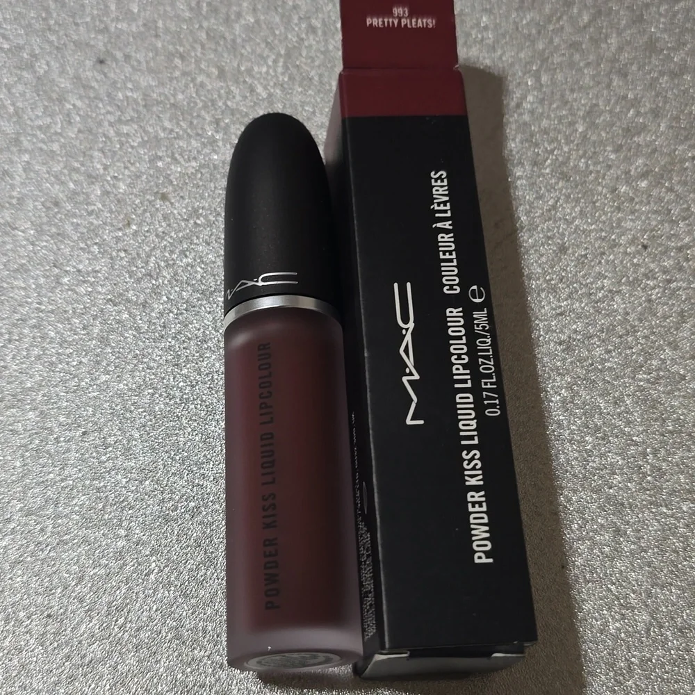 🧚‍♀️PRETTY PLEATS! Mac Powder Kiss Liquid Lipstick NWT